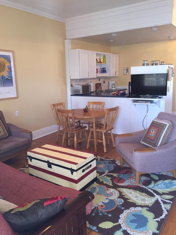 Appartement Loyalist Lofts à Picton Extérieur photo