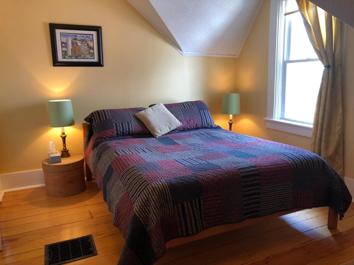 Appartement Loyalist Lofts à Picton Extérieur photo